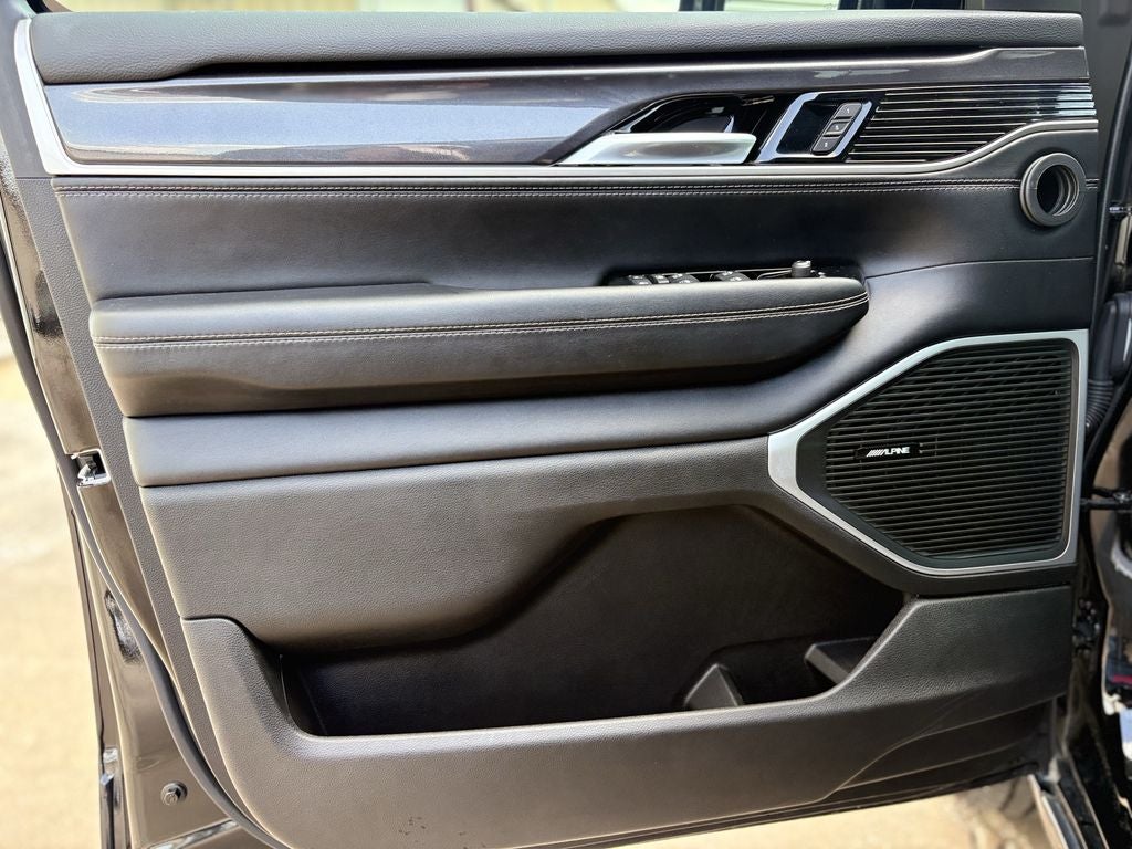 2024 Jeep Wagoneer Base