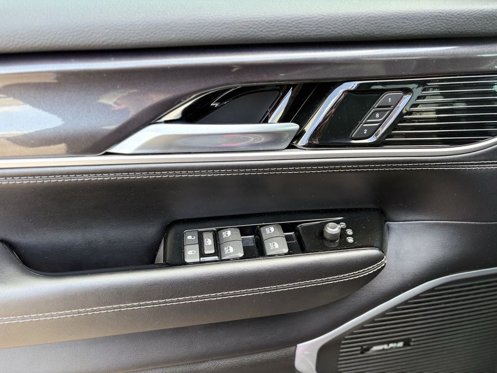 2024 Jeep Wagoneer Base