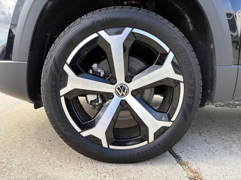 2025 Volkswagen Taos 1.5T SEL