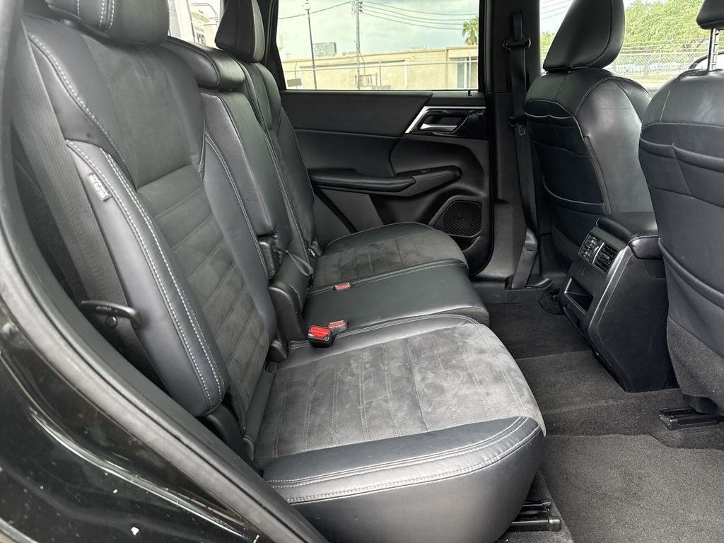 2022 Mitsubishi Outlander SE