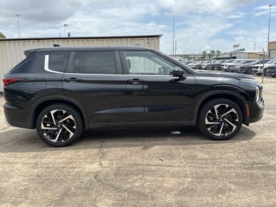 2022 Mitsubishi Outlander SE