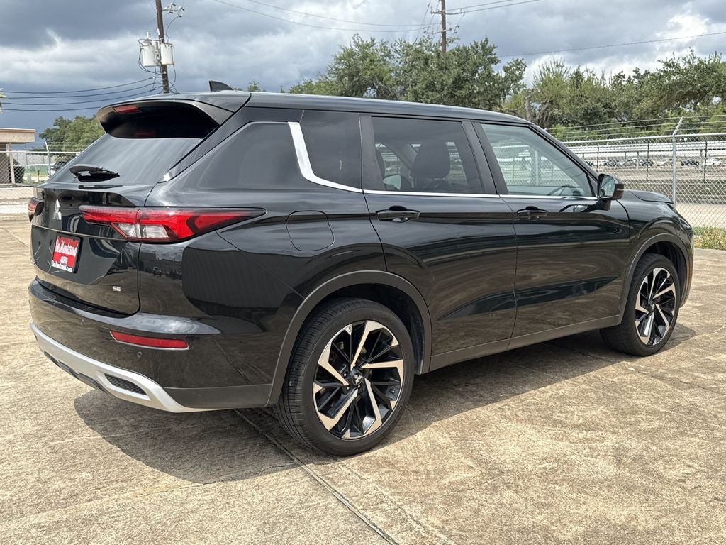 2022 Mitsubishi Outlander SE