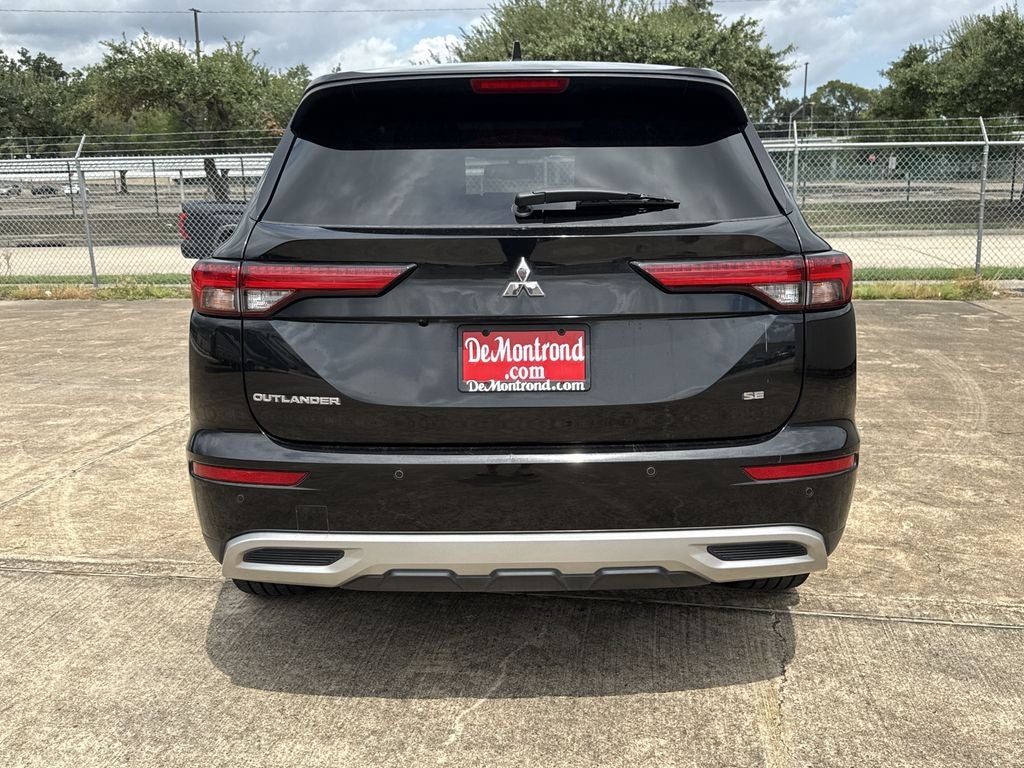 2022 Mitsubishi Outlander SE