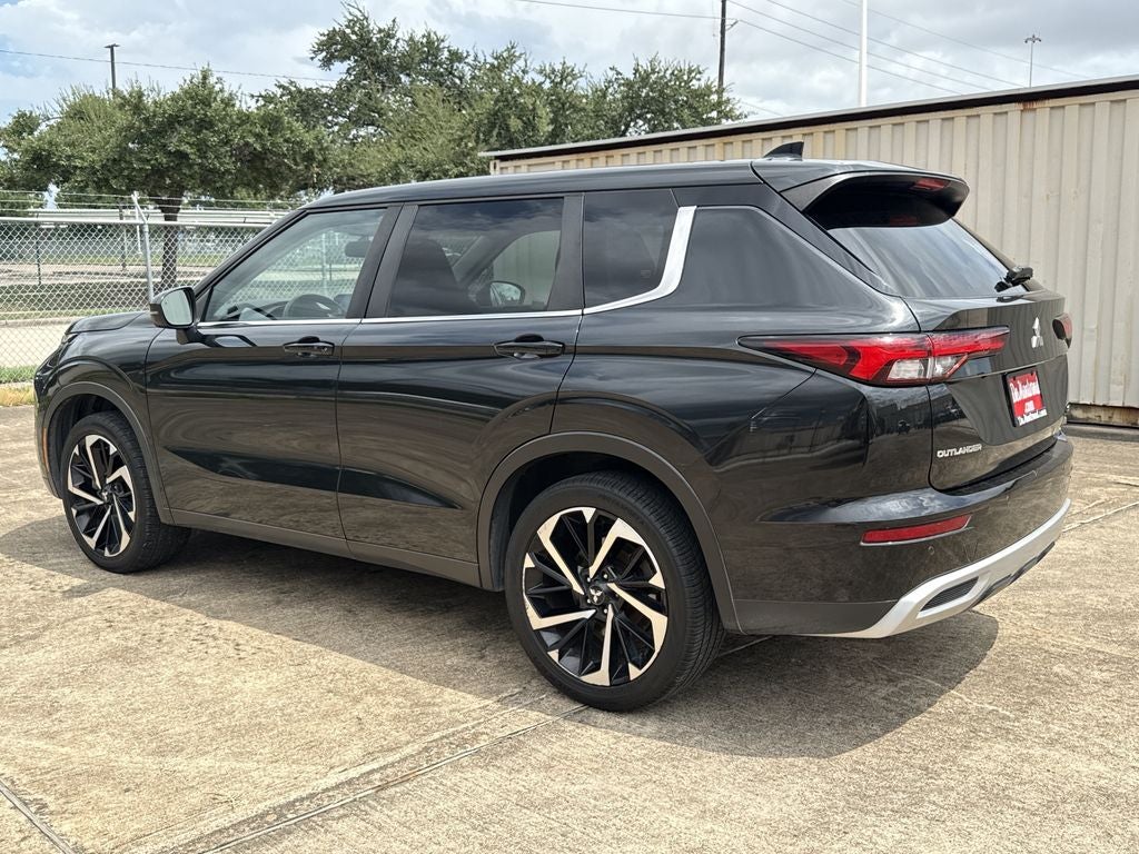 2022 Mitsubishi Outlander SE