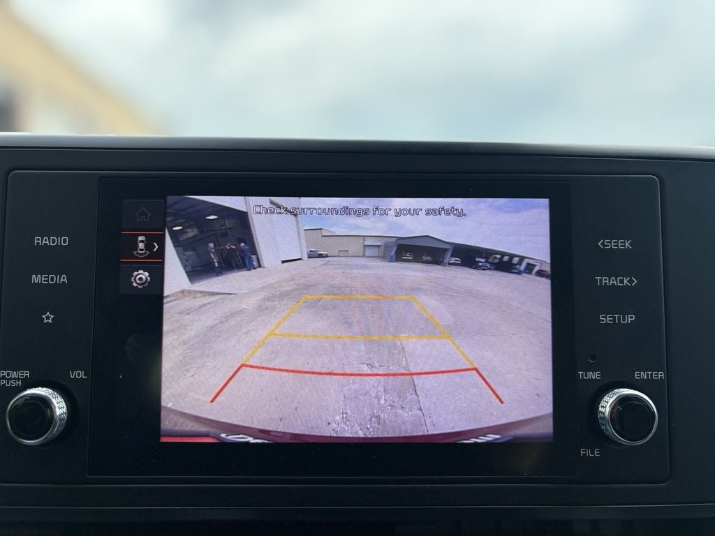 2024 Kia Carnival LX