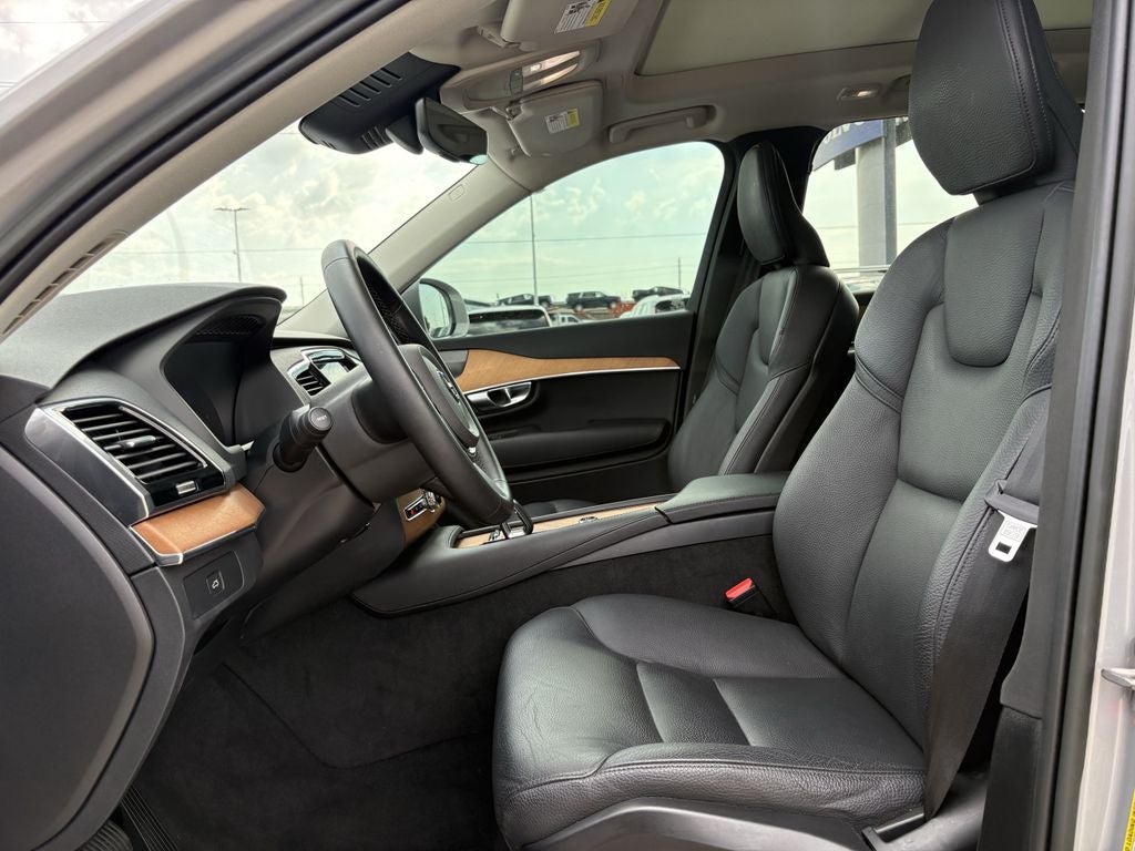 2023 Volvo XC90 B5 Plus