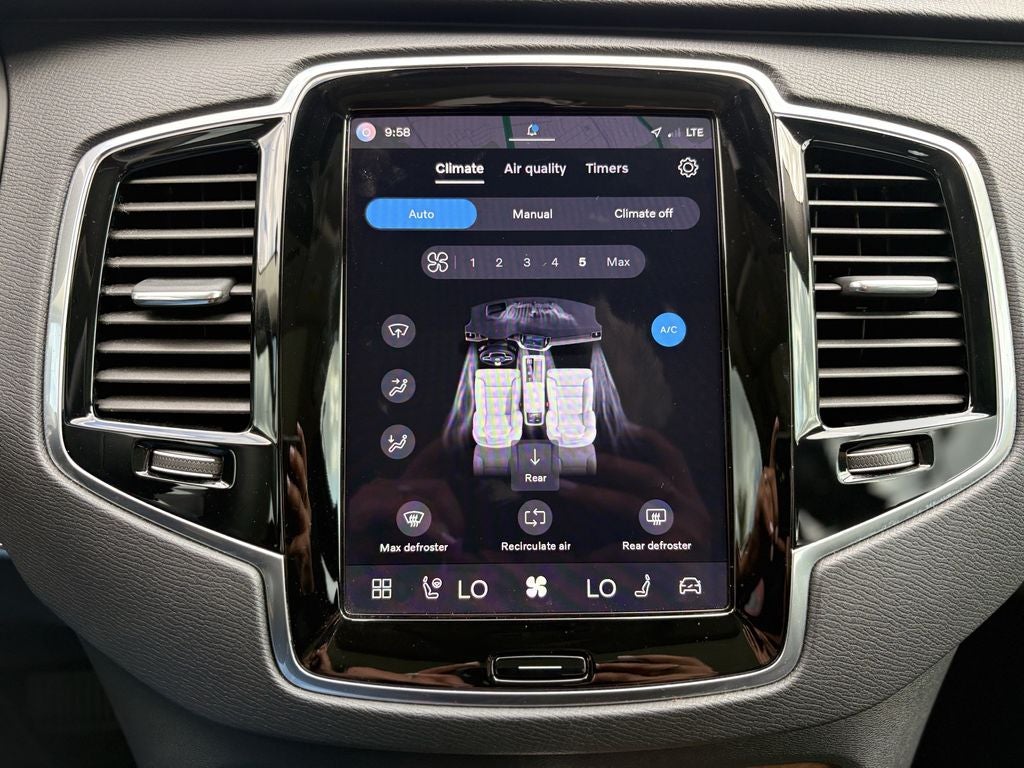 2023 Volvo XC90 B5 Plus