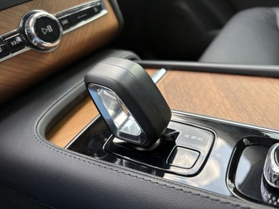 2023 Volvo XC90 B5 Plus