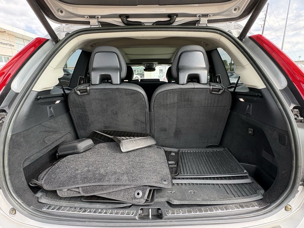 2023 Volvo XC90 B5 Plus