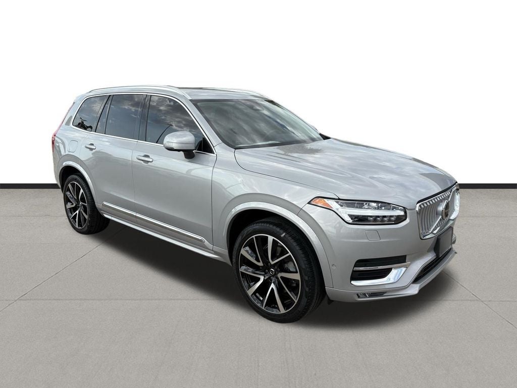 2023 Volvo XC90 B5 Plus