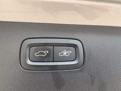 2023 Volvo XC90 B5 Plus
