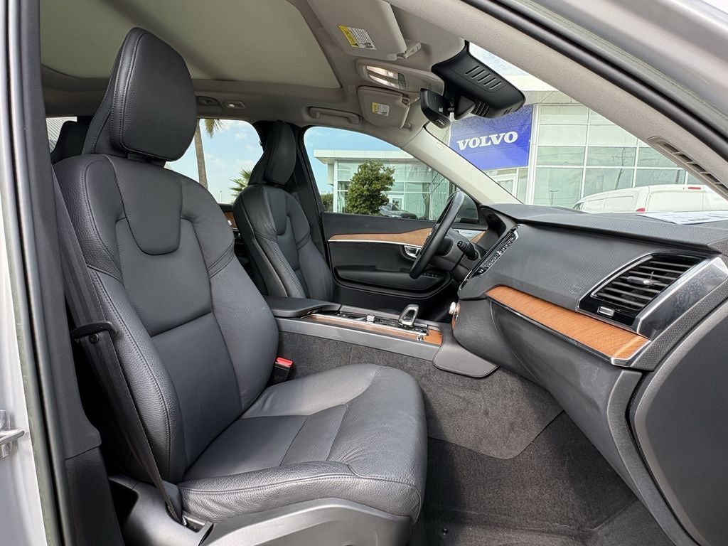2023 Volvo XC90 B5 Plus