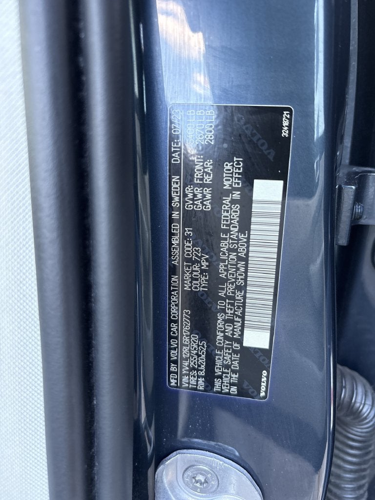 2024 Volvo XC60 B5 Plus Dark Theme
