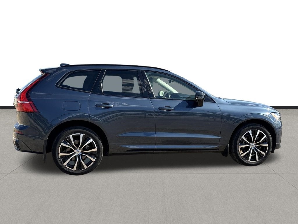 2024 Volvo XC60 B5 Plus Dark Theme