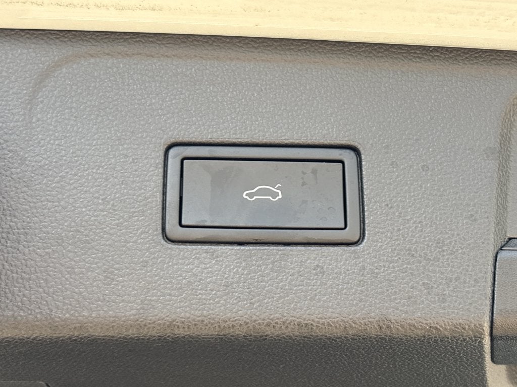 2024 Volkswagen Atlas 2.0T Peak Edition SEL