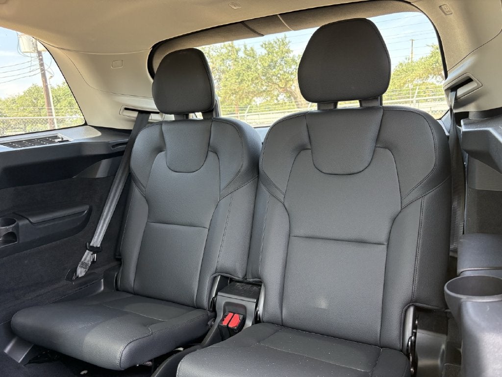 2024 Volvo XC90 B5 Plus