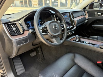 2024 Volvo XC60 B5 Plus Dark Theme