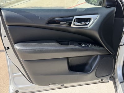 2020 Nissan Pathfinder SV