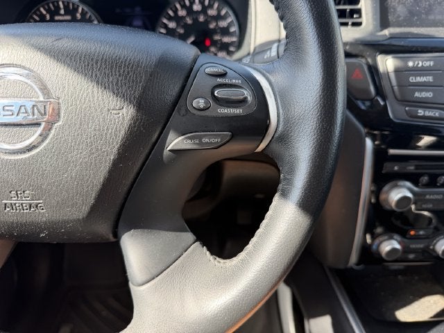 2020 Nissan Pathfinder SV