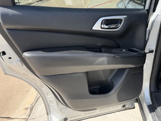 2020 Nissan Pathfinder SV