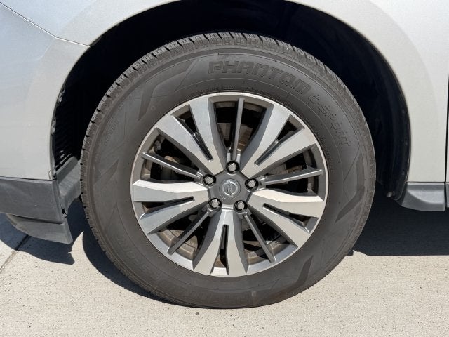 2020 Nissan Pathfinder SV