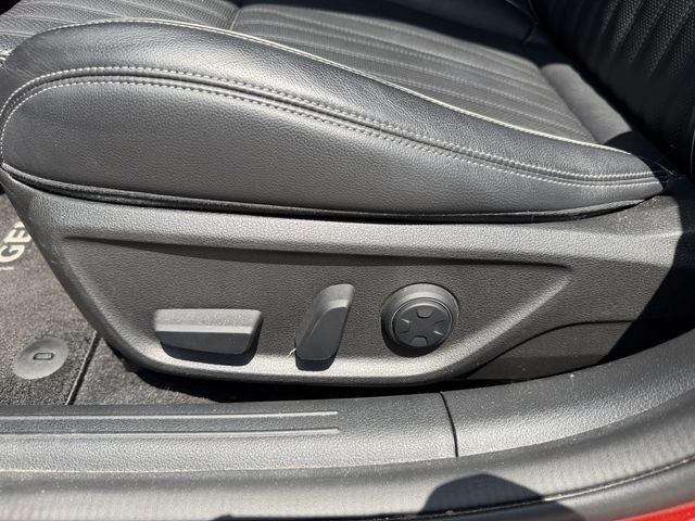 2022 Genesis G70 2.0T