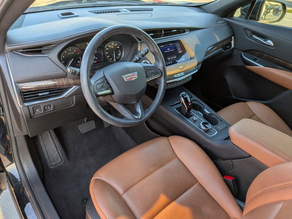 2022 Cadillac XT4 Premium Luxury