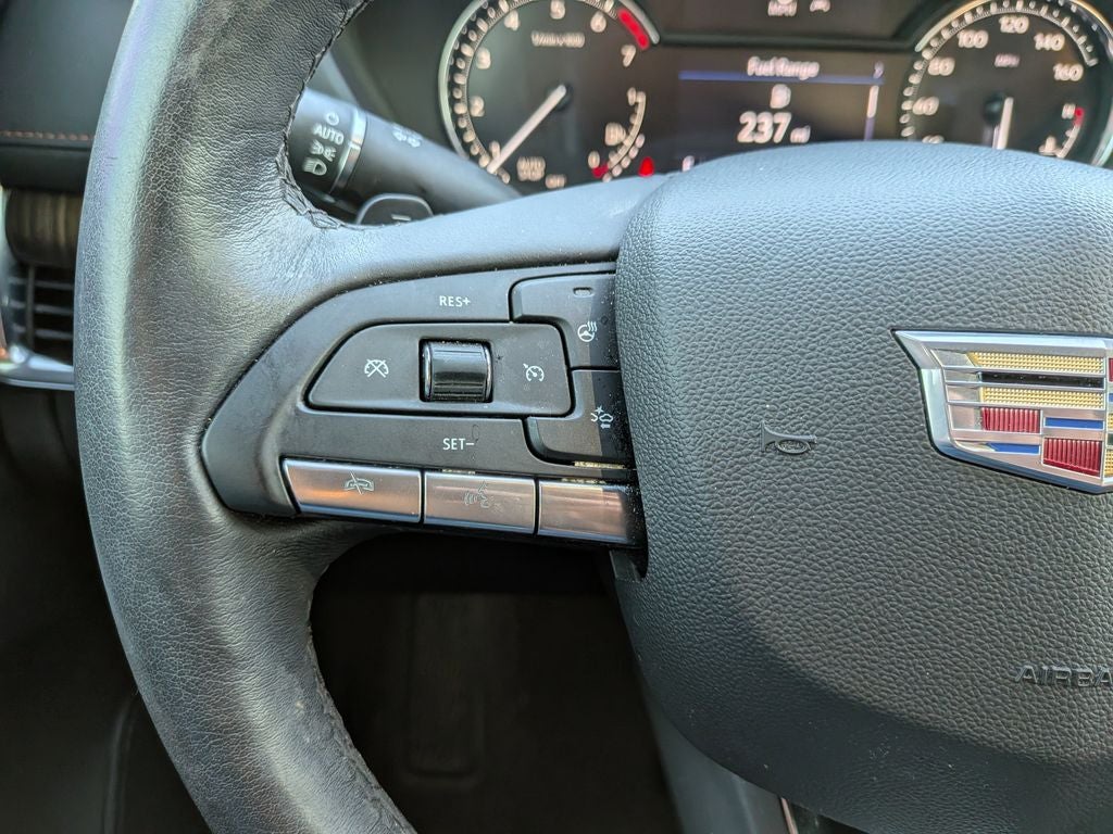 2022 Cadillac XT4 Premium Luxury