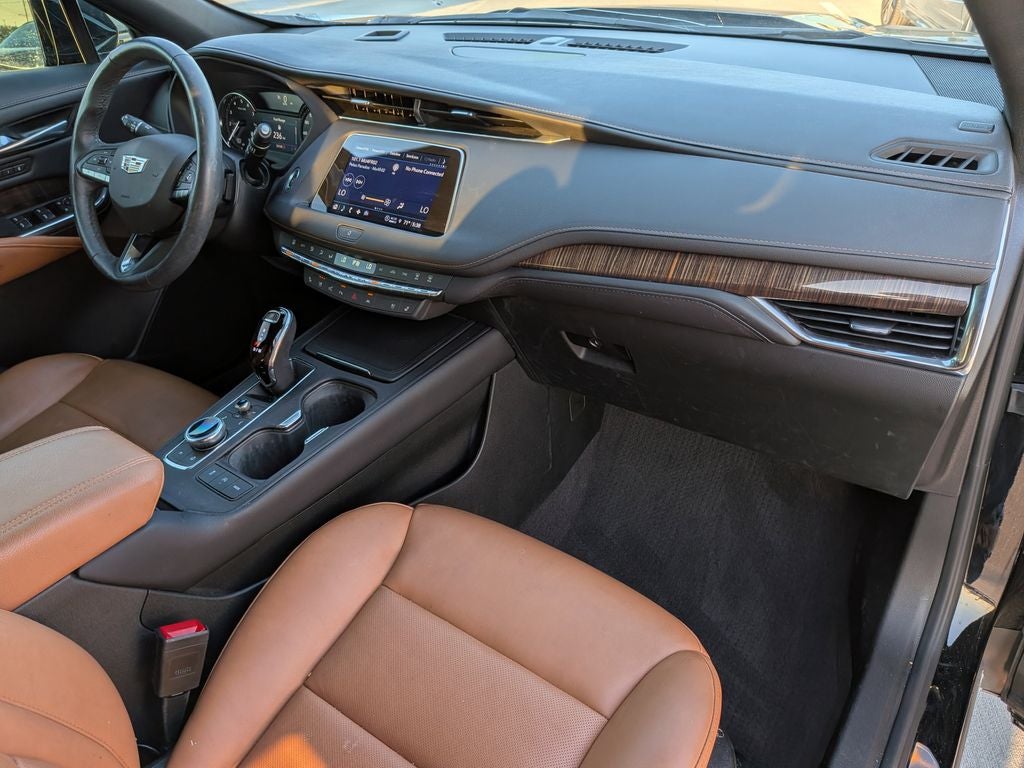 2022 Cadillac XT4 Premium Luxury