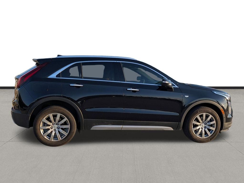 2022 Cadillac XT4 Premium Luxury
