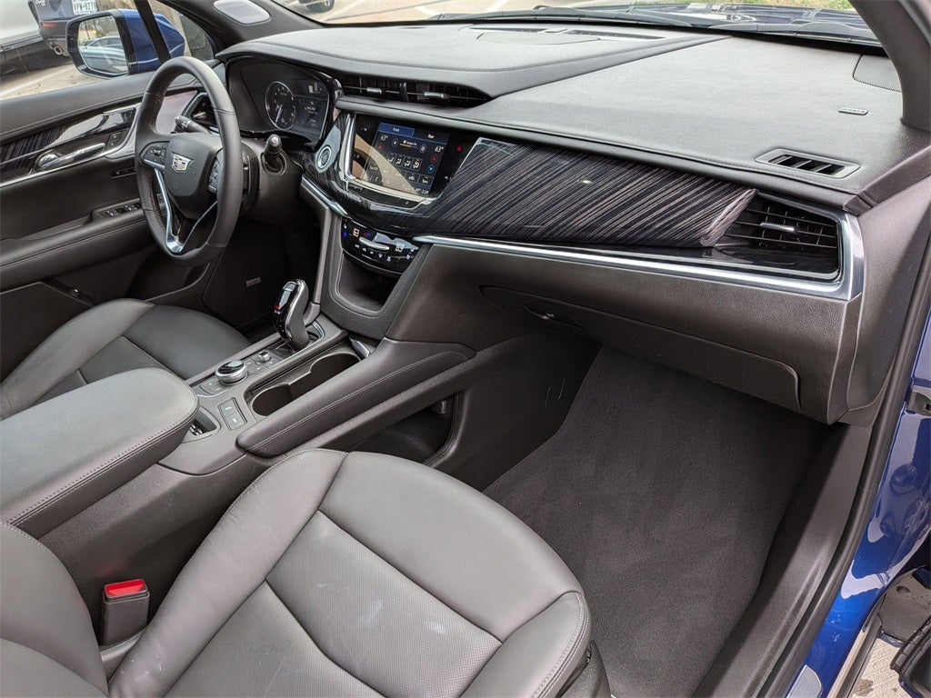 2025 Cadillac XT6 Premium Luxury