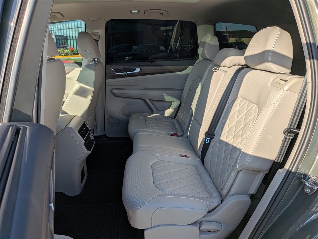 2025 Volkswagen Atlas 2.0T SEL Premium R-Line