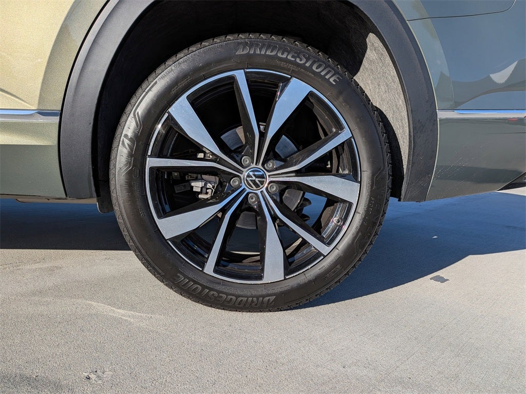 2025 Volkswagen Atlas 2.0T SEL Premium R-Line