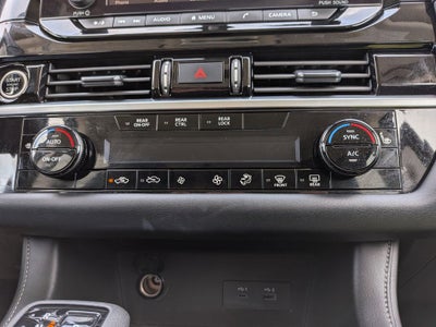 2024 Nissan Pathfinder SV