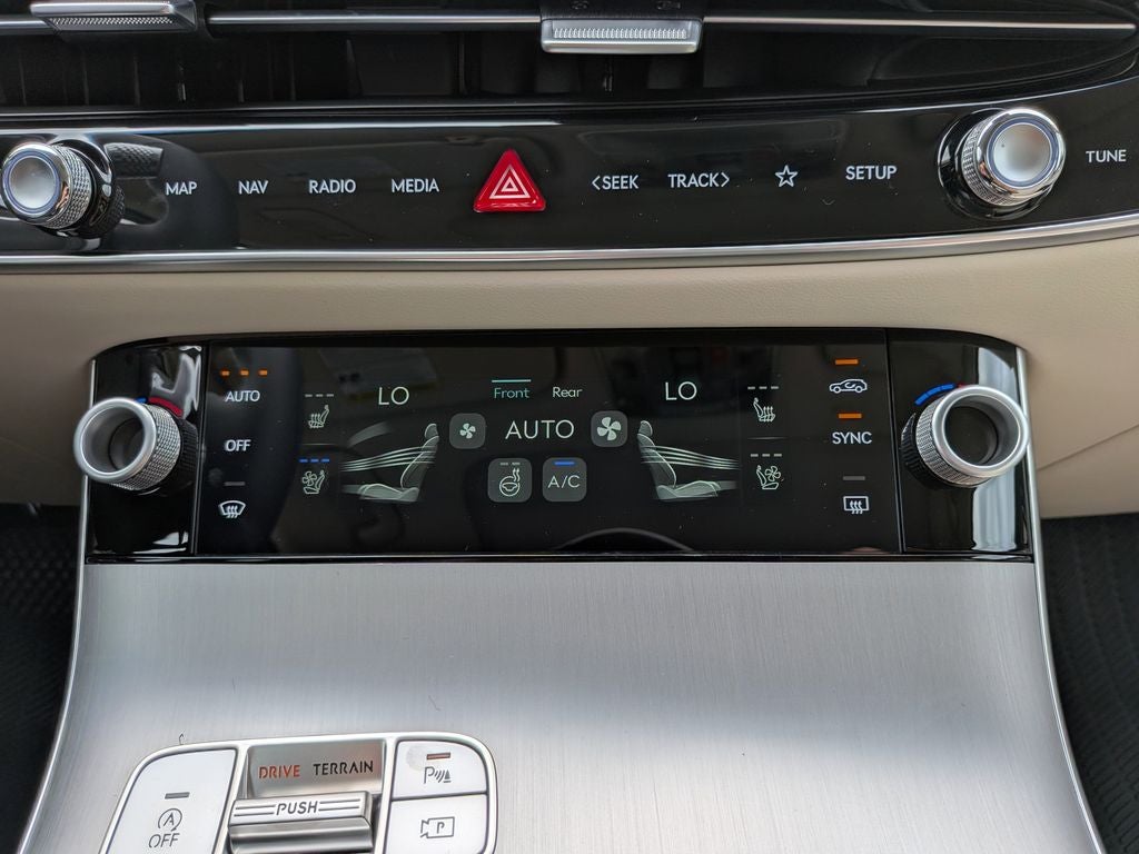 2026 Genesis GV70 2.5T Advanced