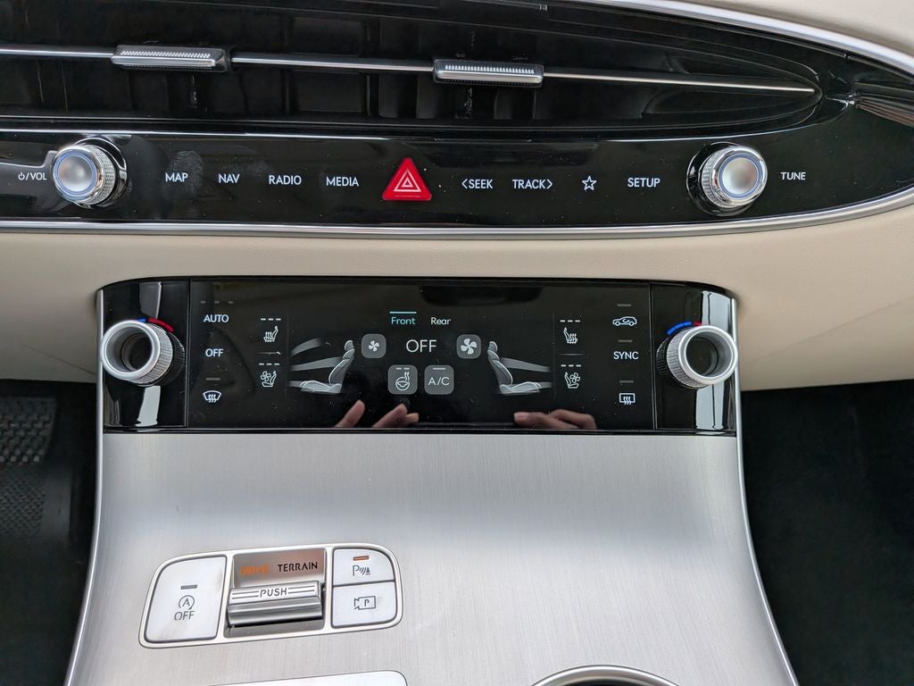 2026 Genesis GV70 2.5T ADVANCED