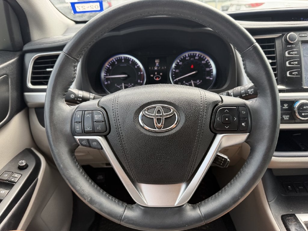 2016 Toyota Highlander XLE V6