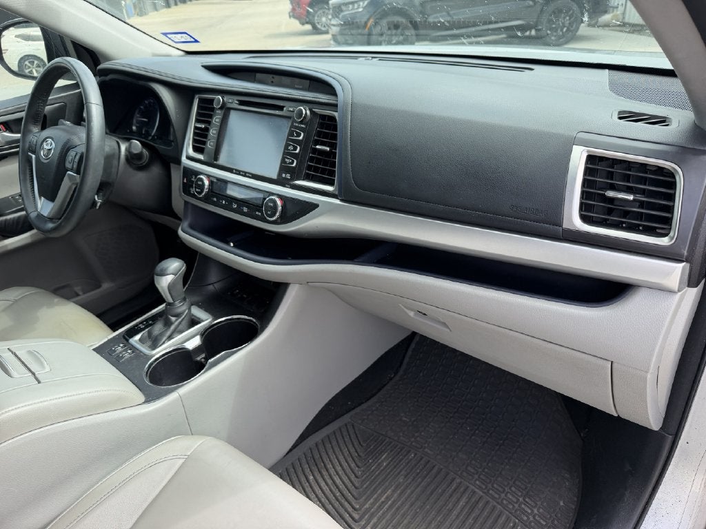 2016 Toyota Highlander XLE V6
