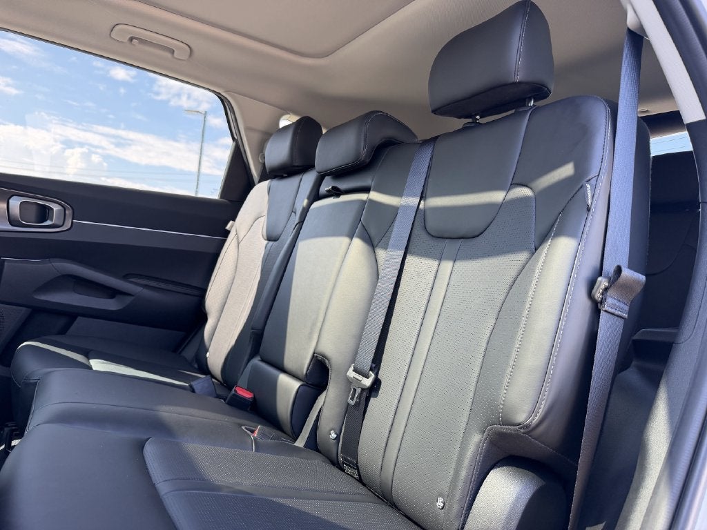 2026 Kia Sorento S - Photo 24