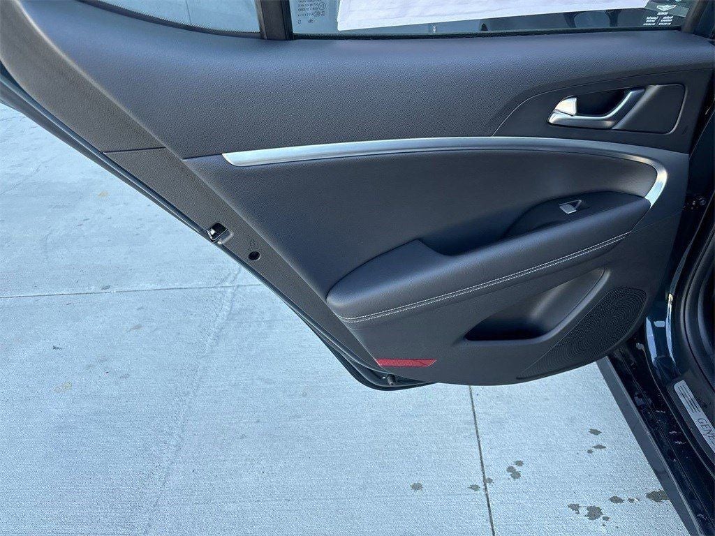 2025 Genesis G70 2.5T