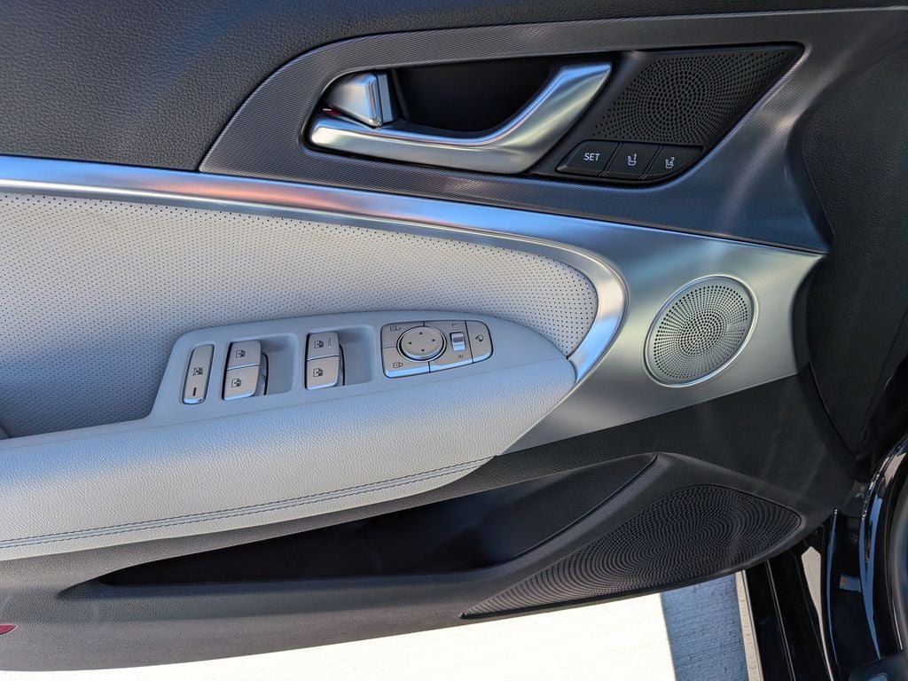 2025 Genesis G70 2.5T Sport Prestige