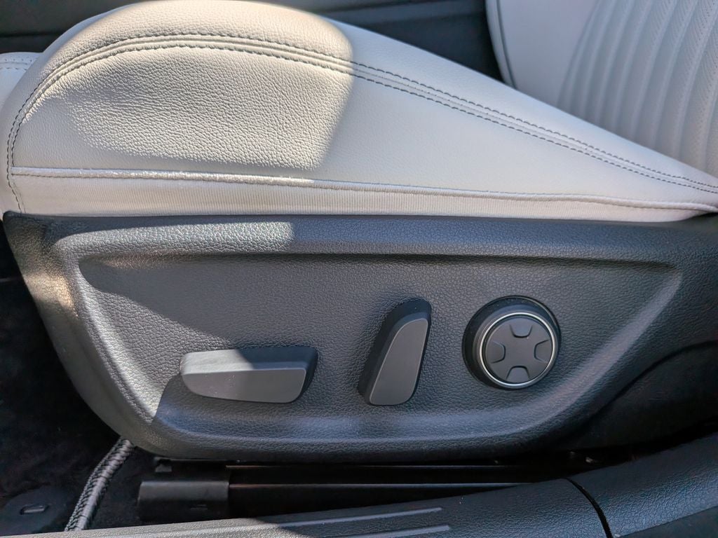 2025 Genesis G70 2.5T Sport Prestige