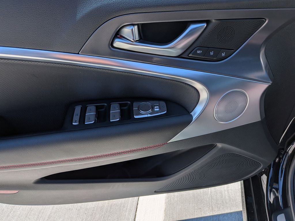 2025 Genesis G70 2.5T Sport Prestige