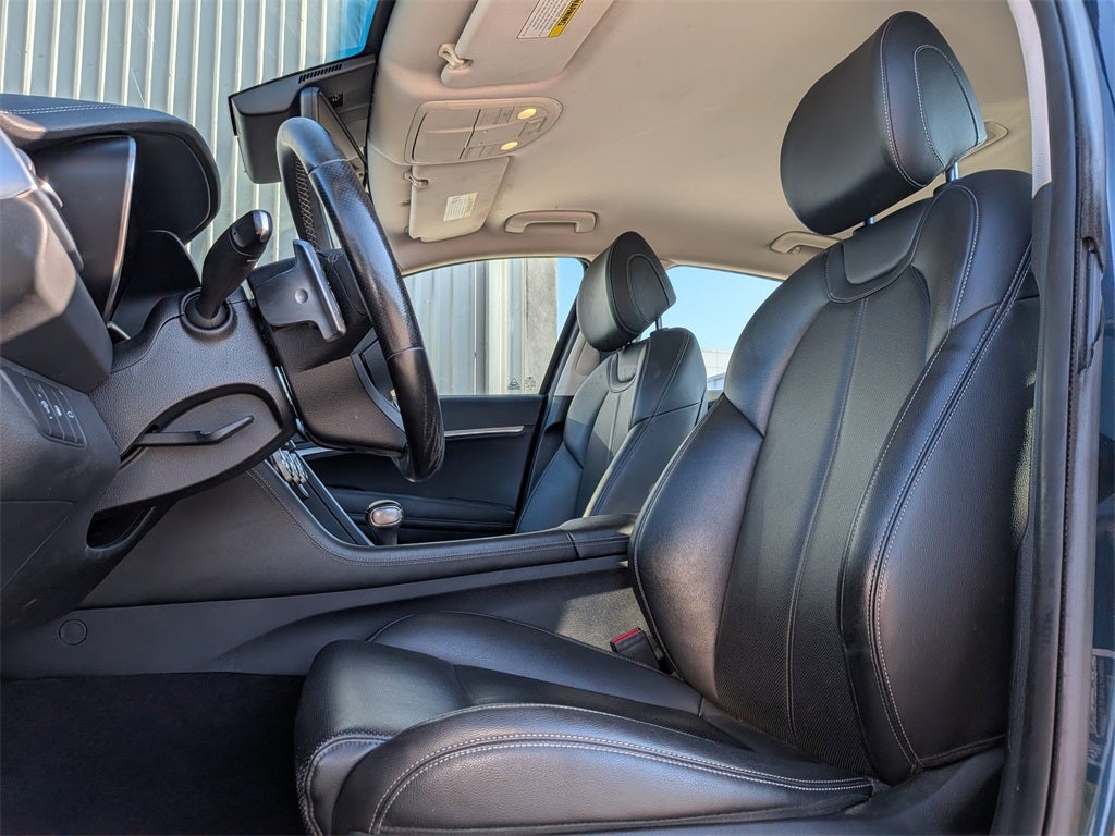 2022 Genesis G70 2.0T