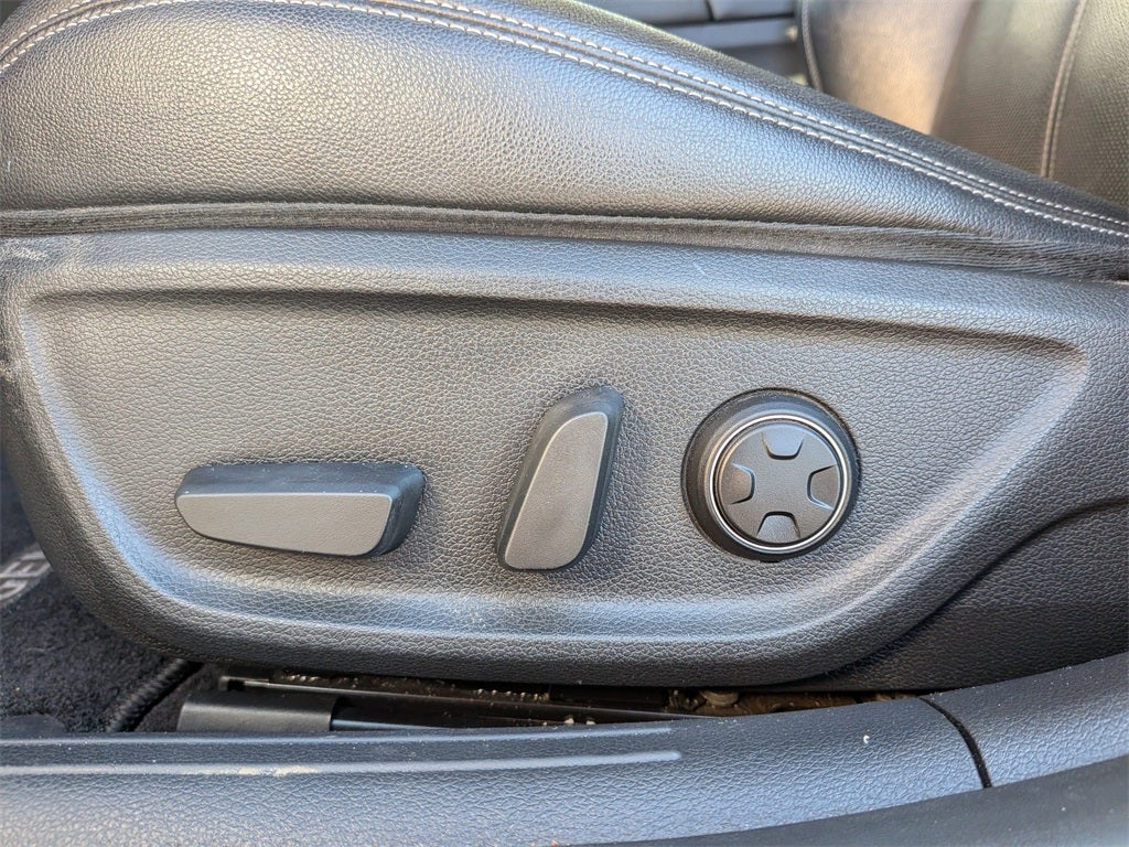 2022 Genesis G70 2.0T