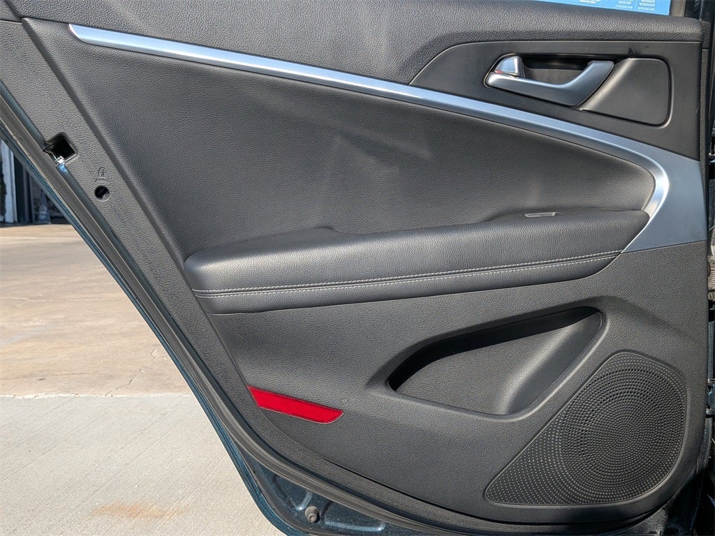 2022 Genesis G70 2.0T