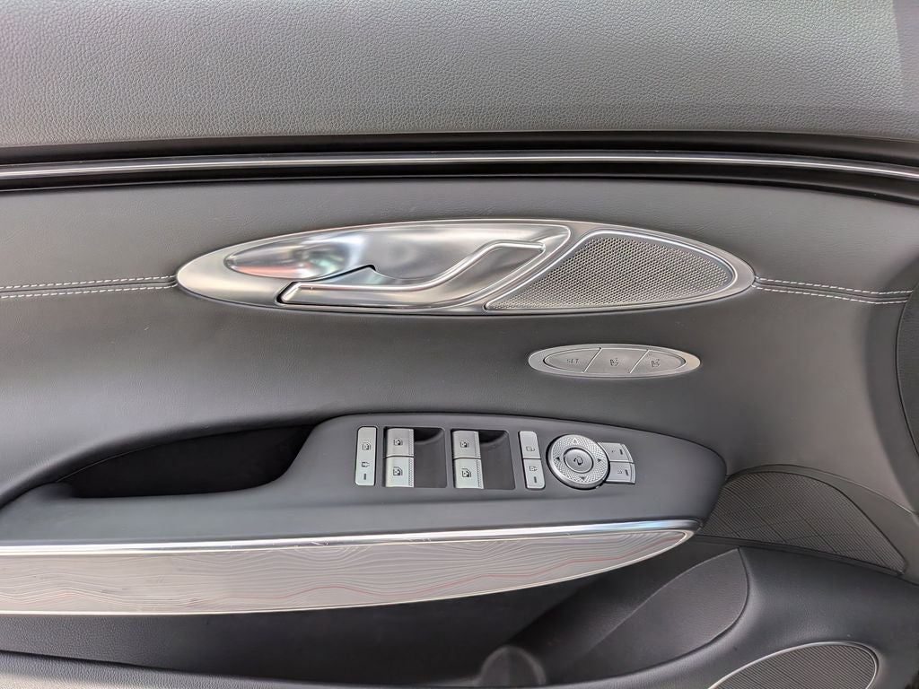 2023 Genesis GV70 2.5T