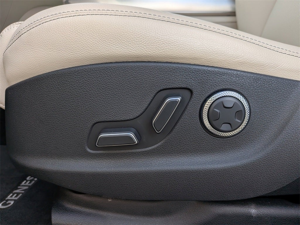 2023 Genesis GV70 2.5T Select