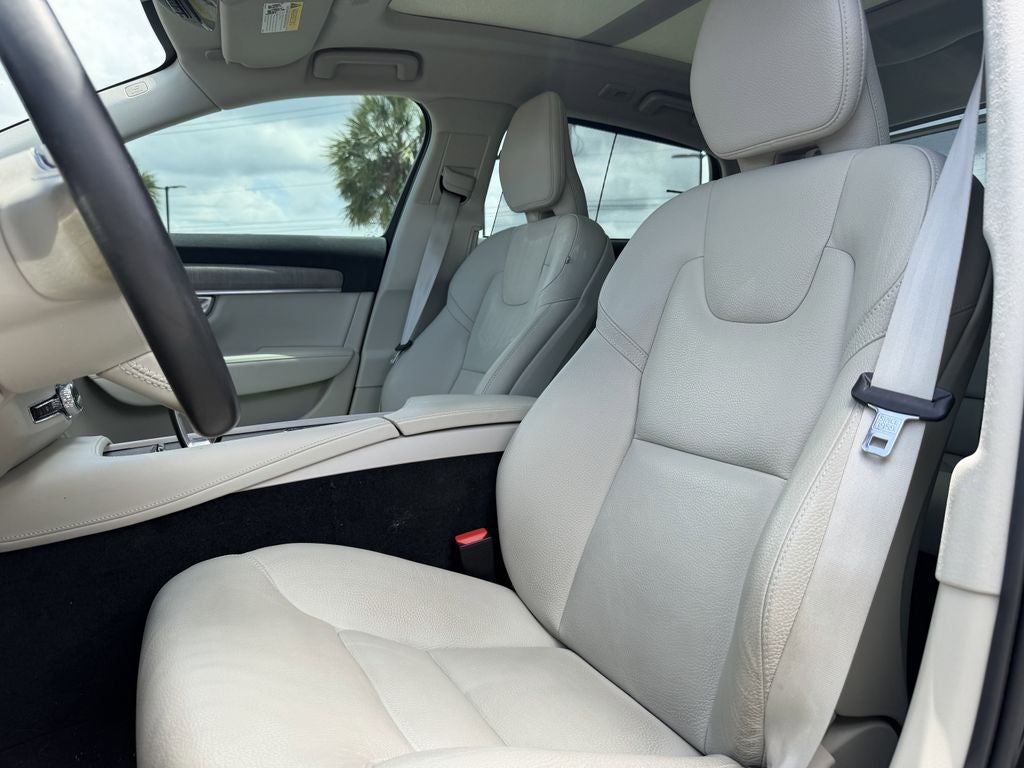 2023 Volvo S90 B6 Plus