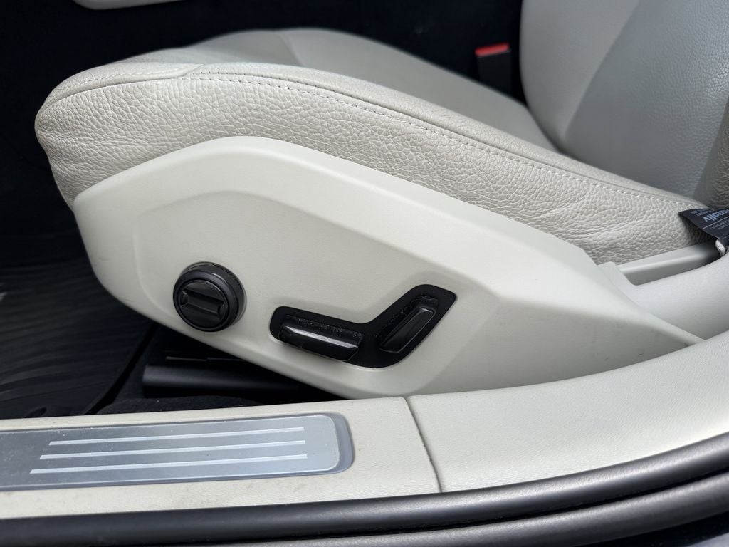 2023 Volvo S90 B6 Plus